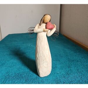 Willow Tree 8" Angel of the Heart Figurine
